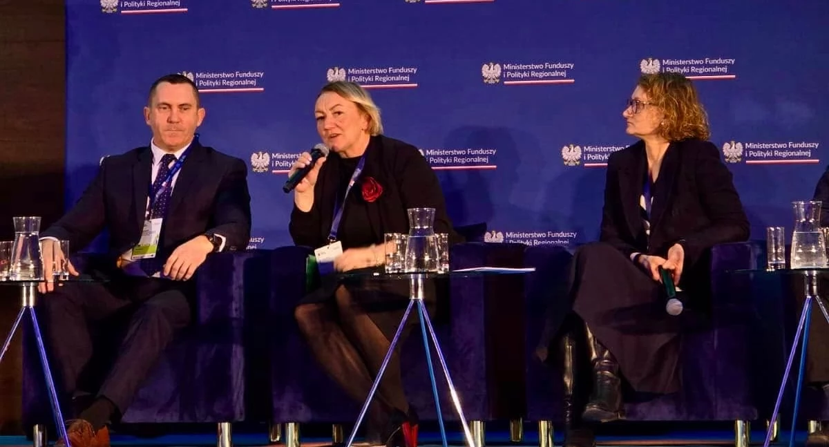 W trakcie panelu poświęconego korzyściom i wyzwaniom dla partnerstw JST,  Marta Kamińska podzieliła się cennymi doświadczeniami Stowarzyszenia Warmińsko-Mazurskich Samorządów Pogranicza (Fot. SWMSP)