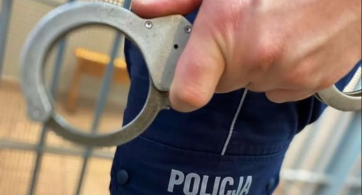 To kolejny przykład pokazujący, że osoby ukrywające się przed wymiarem sprawiedliwości wcześniej czy później muszą liczyć się z konsekwencjami (Fot. KPP Kętrzyn)